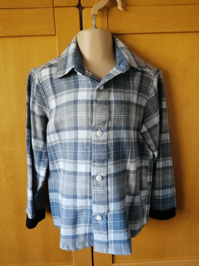 Shirt - 4 yrs (104 cm).  Grey check UPCYCLED
