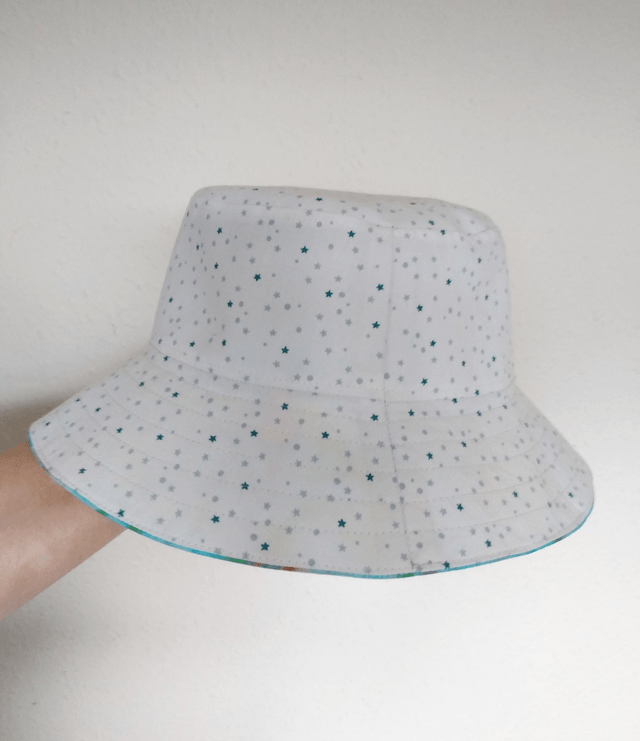 Hat - approx 5-8 yrs.   Water paint