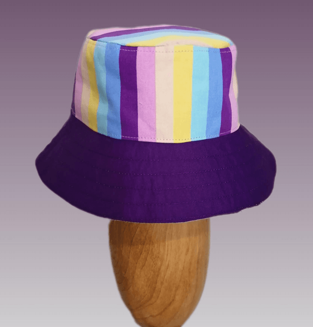 Hat - approx 5-8 yrs.   Cupcakes